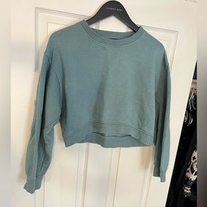 Zara Cropped Crewneck!